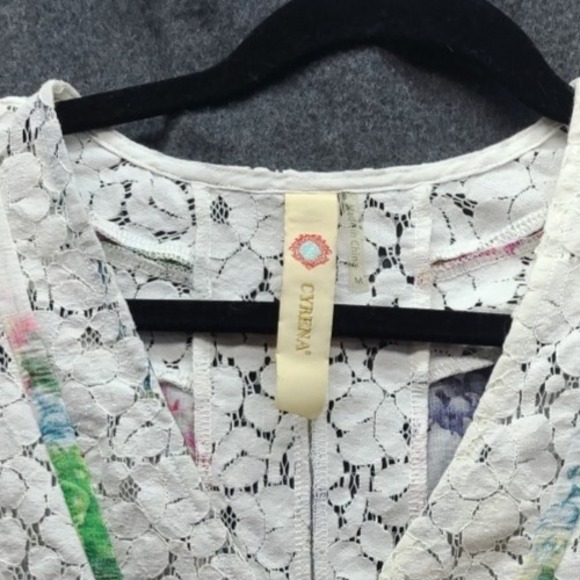 Cyrena M Cold Shoulder Light Top Fairy Beach Coastal Floral - Picture 6 of 11